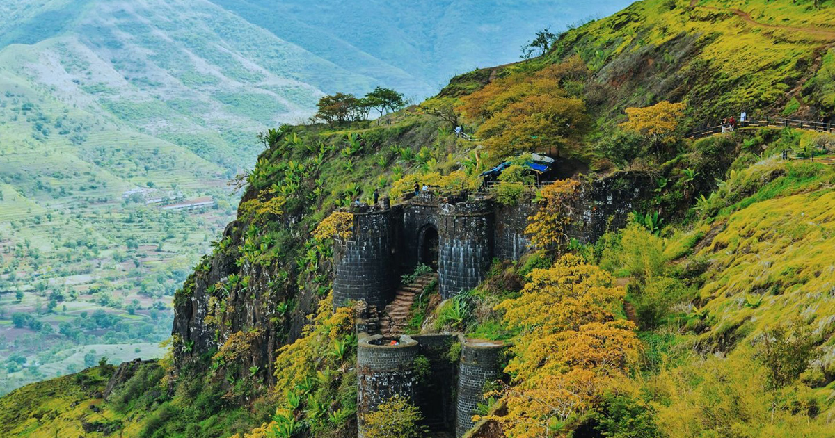 top-10-benefits-of-outstation-cab-booking-in-pune-for-weekend-getaways